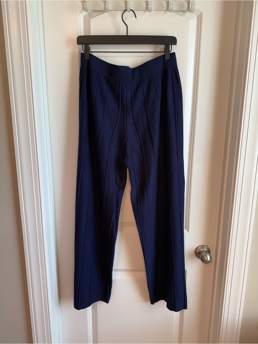 Navy Sleeveless Top and Wide-Leg Pant Comfy Coordinated Set - Picture 7 of 9